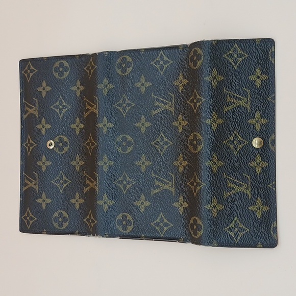 LOUIS VUITTON Mono International Wallet - Picture 7 of 8